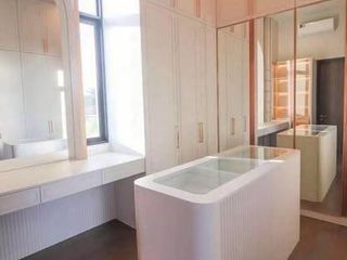 Casa en venta de 5 habitaciones en Bang Khen, Bangkok