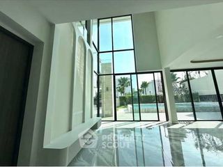 Casa en venta de 5 habitaciones en Bang Khen, Bangkok