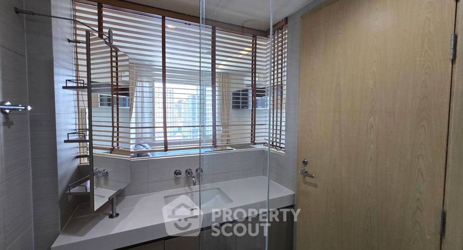 For sale 1 bed condo in Khlong Toei, Bangkok