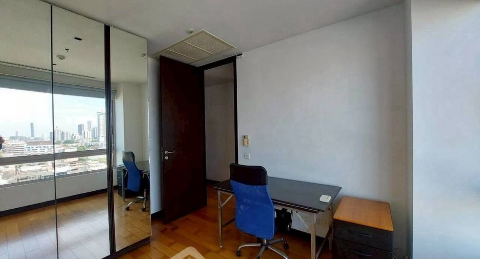For sale 3 bedrooms condo in Yan Nawa, Bangkok