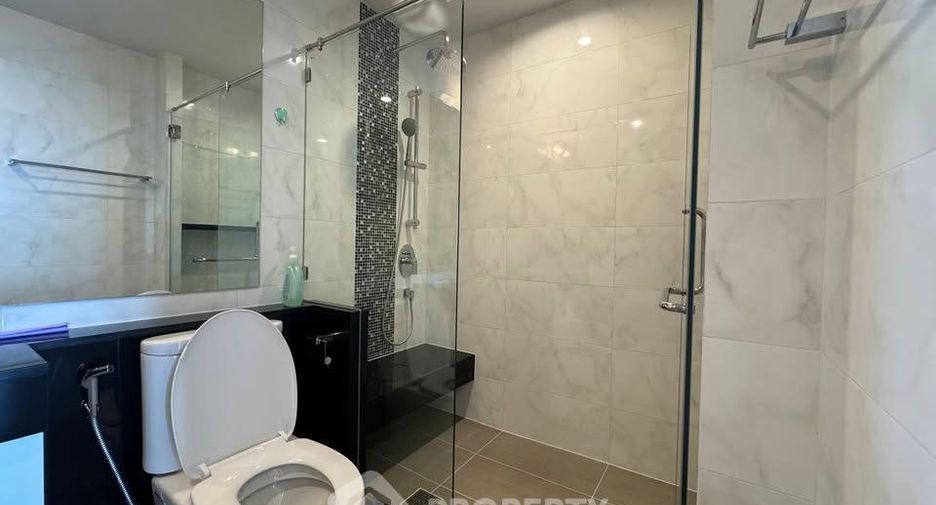 For sale 3 bedrooms condo in Yan Nawa, Bangkok