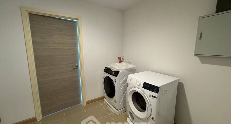 For sale 3 bedrooms condo in Yan Nawa, Bangkok