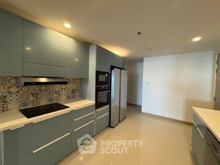 For sale 3 ベッドルーム condo in Yan Nawa, Bangkok