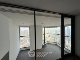 Condo en venta de 4 habitaciones en Bang Rak, Bangkok