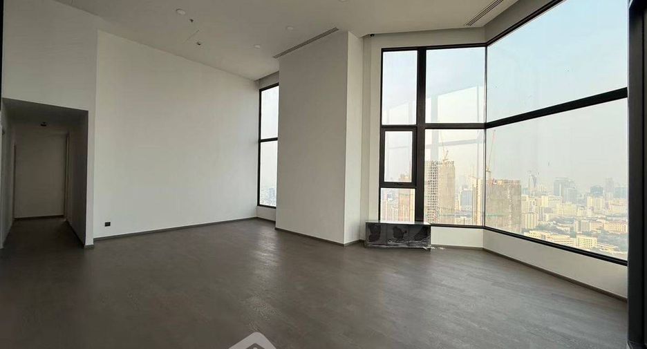 Condo en venta de 4 habitaciones en Bang Rak, Bangkok