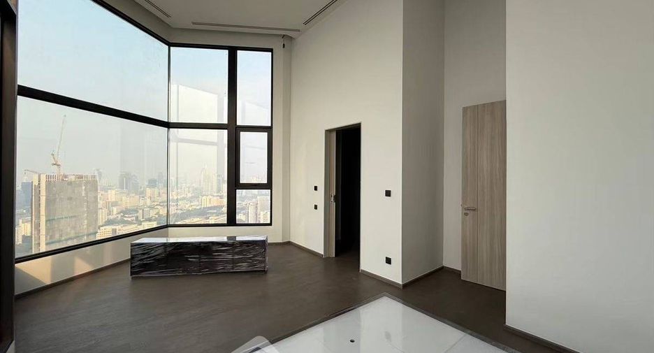 Condo en venta de 4 habitaciones en Bang Rak, Bangkok