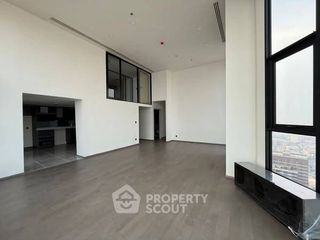 Condo en venta de 4 habitaciones en Bang Rak, Bangkok