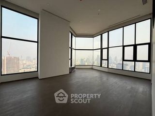 Condo en venta de 4 habitaciones en Bang Rak, Bangkok