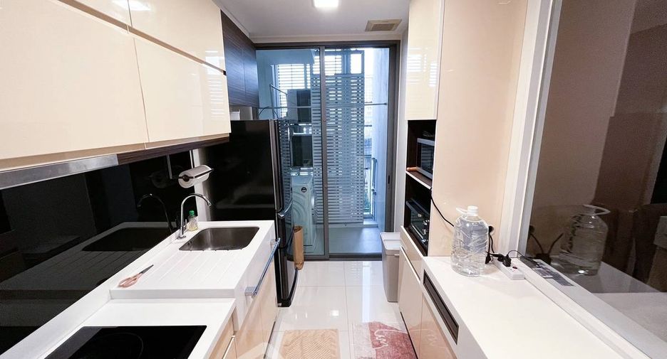 Продажа 2 спальни кондо в Пхра Кханонг, Бангкок