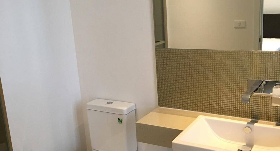 For sale 2 bedrooms condo in Khlong Toei, Bangkok