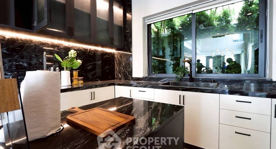 Villa zum Kauf mit 6 Zimmer in Bang Lamung, Chonburi