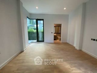 For sale 5 bedrooms house in Suan Luang, Bangkok