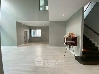 For sale 5 bedrooms house in Suan Luang, Bangkok