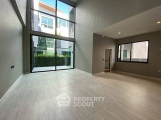 For sale 5 bedrooms house in Suan Luang, Bangkok