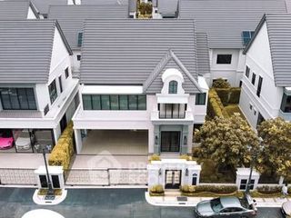 Casa en venta de 4 habitaciones en Bang Khen, Bangkok