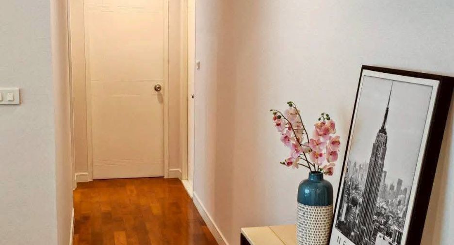 For sale 2 bedrooms condo in Khlong Toei, Bangkok