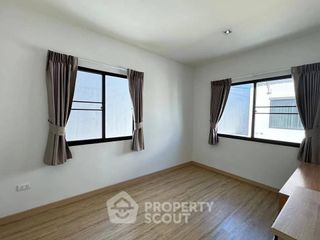 Casa adosada en venta de 4 habitaciones en Khan Na Yao, Bangkok