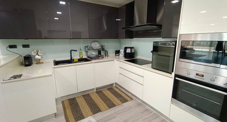 For sale 2 ベッドルーム condo in Bang Lamung, Chonburi