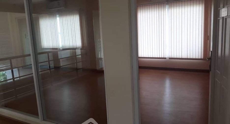 Продажа 6 спальни дом в Mueang Pathum Thani, Патумтани