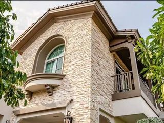 Casa en venta de 4 habitaciones en Bang Khen, Bangkok