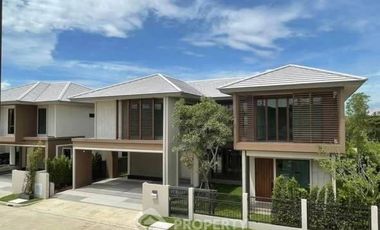 For sale 4 bedrooms house in Bang Kapi, Bangkok