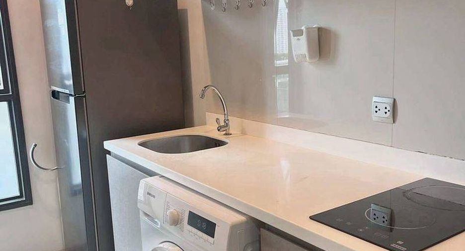 Продажа 2 спальни кондо в Хуаи Кхщанг, Бангкок