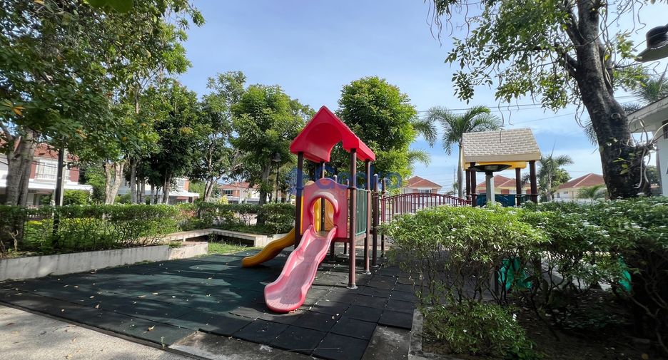 Haus zum Kauf mit 3 Zimmer in Bang Lamung, Chonburi