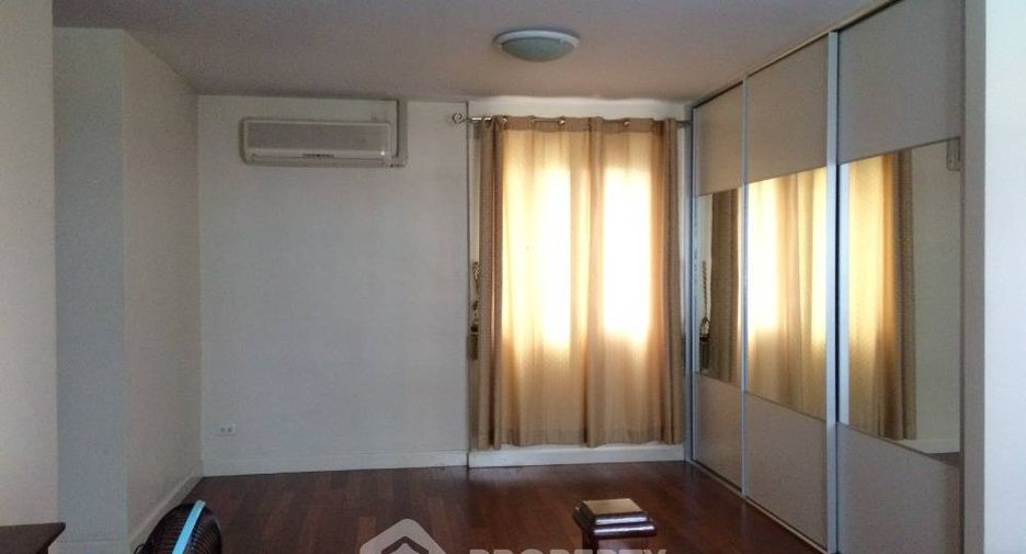 For rent 2 ベッドルーム condo in Yan Nawa, Bangkok