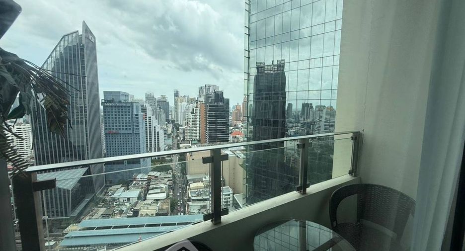 For rent 2 bedrooms condo in Khlong Toei, Bangkok