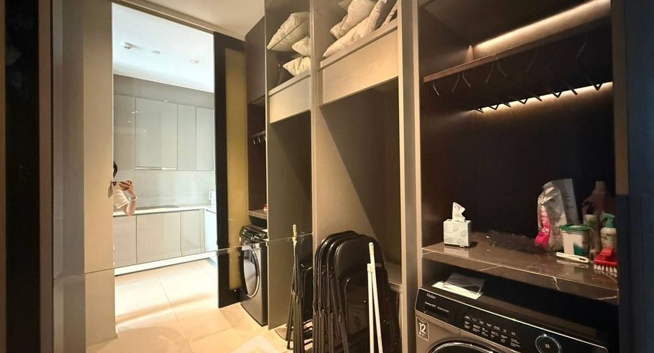 For rent 2 bedrooms condo in Khlong Toei, Bangkok