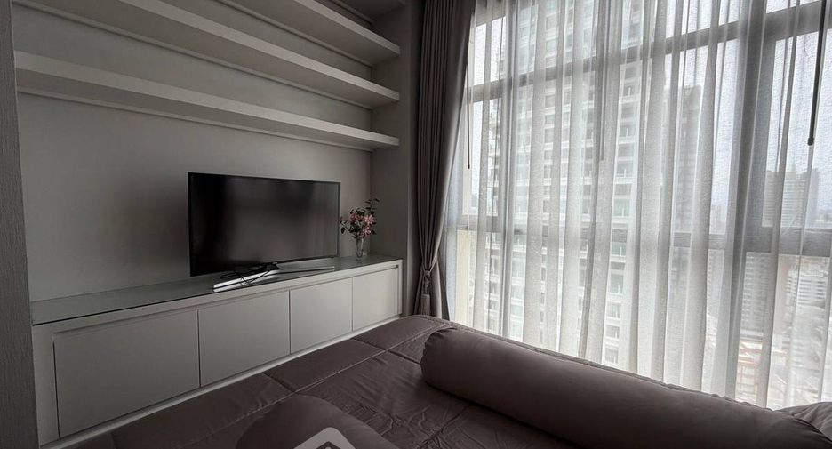 For rent 2 bedrooms condo in Khlong Toei, Bangkok