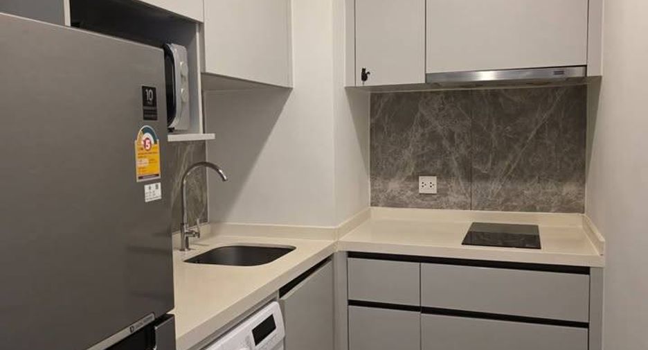 For rent 2 bedrooms condo in Bang Na, Bangkok