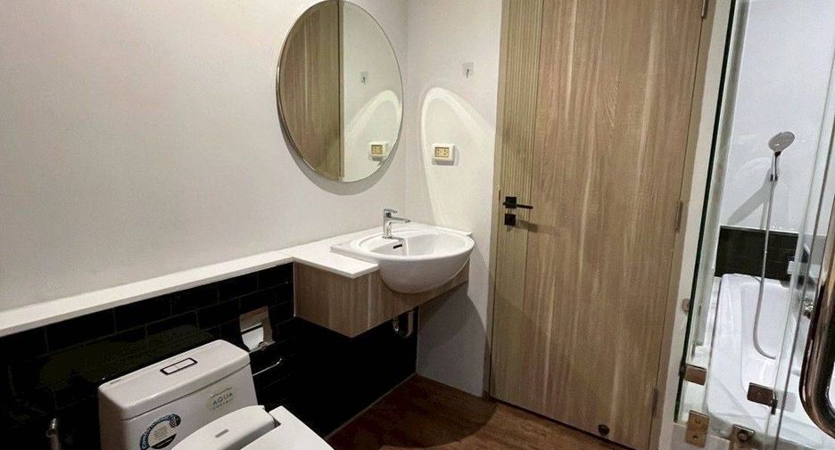 For rent 2 bedrooms apartment in Watthana, Bangkok