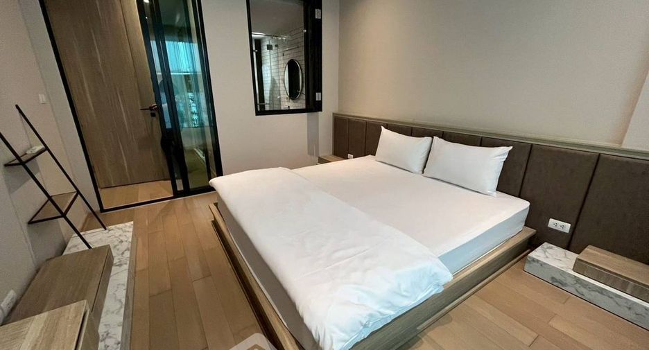 For rent 2 bedrooms apartment in Watthana, Bangkok