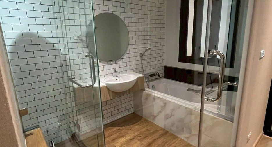 For rent 2 bedrooms apartment in Watthana, Bangkok