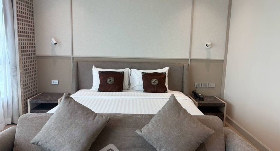 For rent 3 bedrooms apartment in Khlong Toei, Bangkok