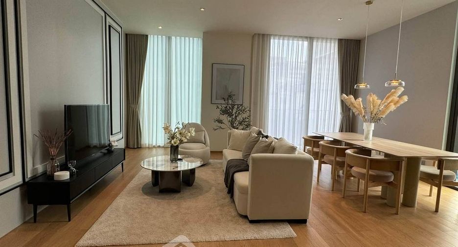 For rent 2 bedrooms condo in Pathum Wan, Bangkok