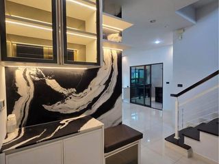 Haus zur Miete mit 3 Zimmer in Bang Kapi, Bangkok