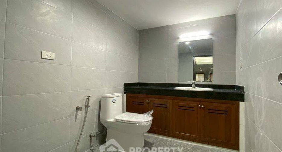 Condo en alquiler de 4 habitaciones en Watthana, Bangkok