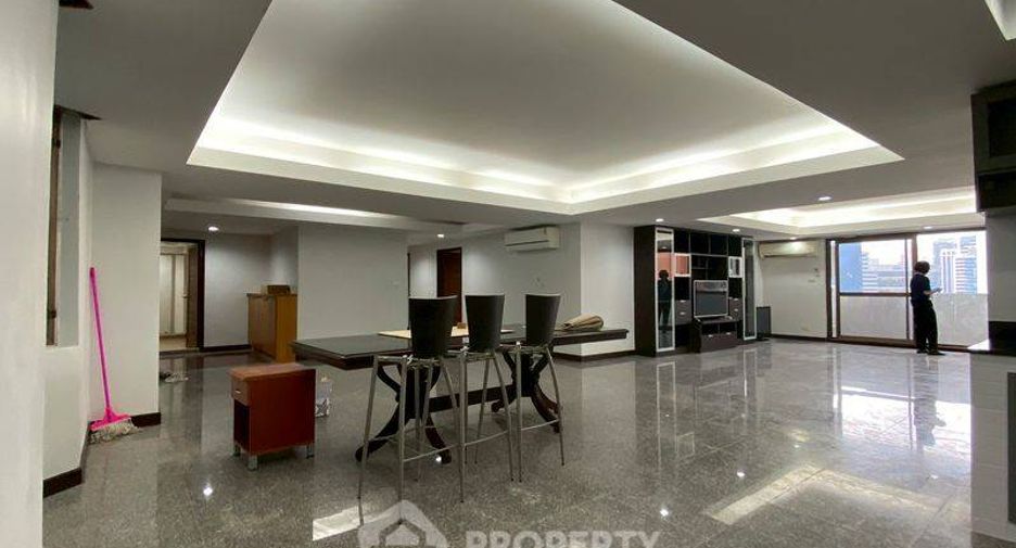 Condo en alquiler de 4 habitaciones en Watthana, Bangkok