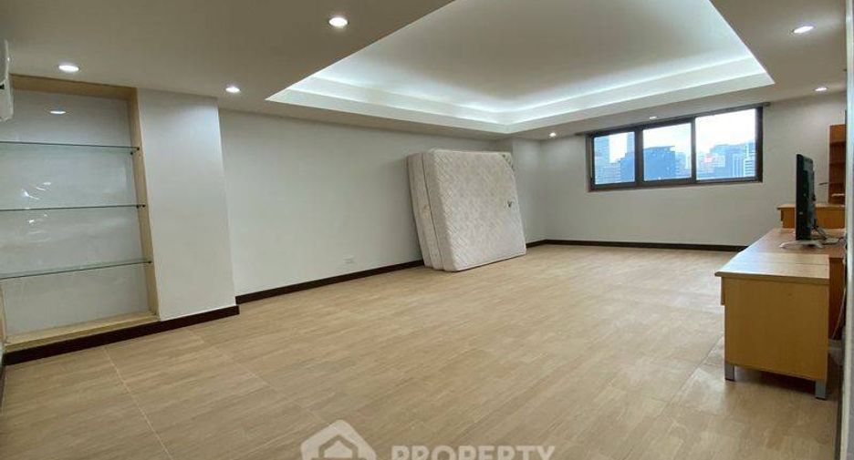 Condo en alquiler de 4 habitaciones en Watthana, Bangkok