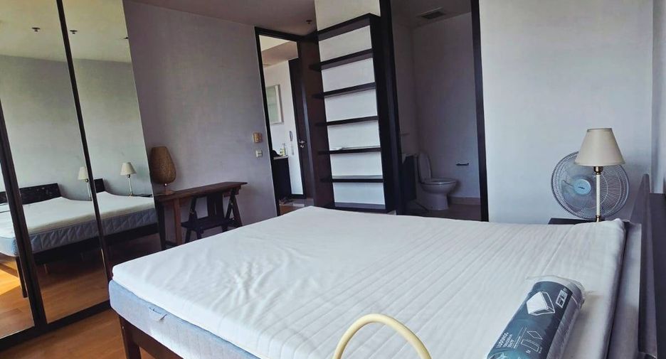 À louer 2 chambres condo à Yan Nawa, Bangkok