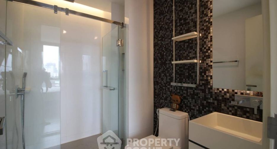 For rent 1 bed condo in Khlong Toei, Bangkok