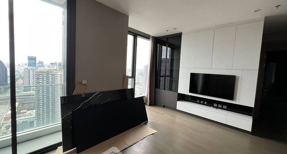 For rent 2 bedrooms condo in Watthana, Bangkok