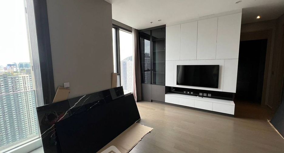 For rent 2 bedrooms condo in Watthana, Bangkok