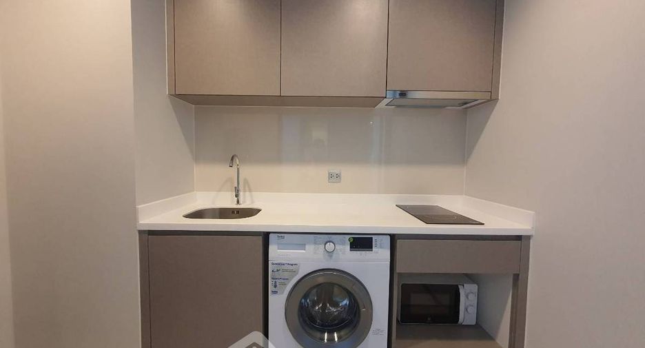 Wohnung zur Miete mit 1 Zimmer in Huai Khwang, Bangkok