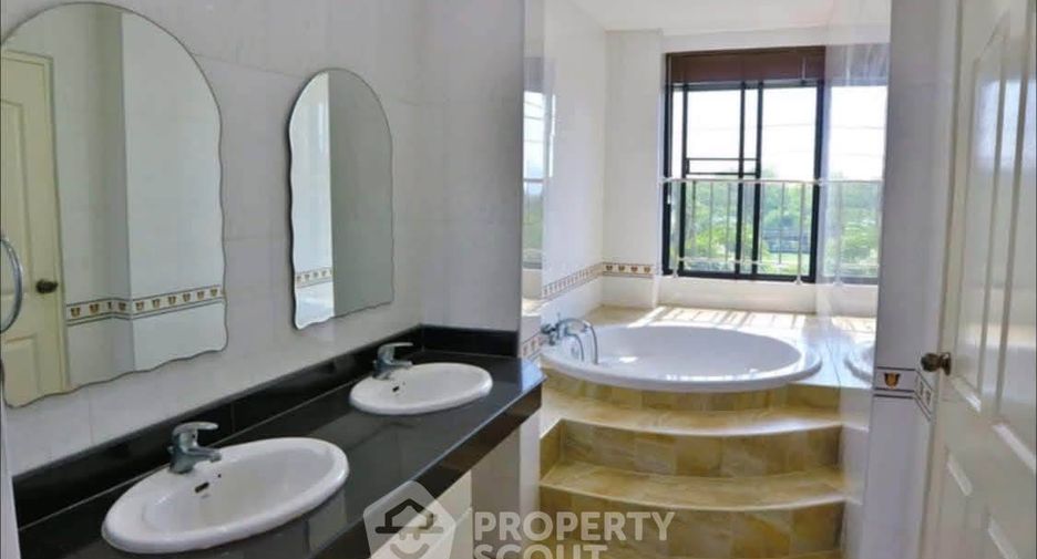 À louer 6 chambres villa à Bang Lamung, Chonburi