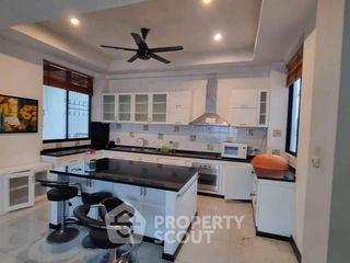 À louer 6 chambres villa à Bang Lamung, Chonburi