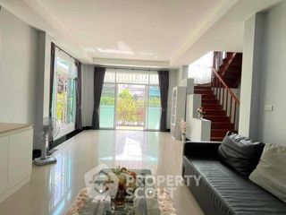 Haus zur Miete mit 3 Zimmer in Prawet, Bangkok