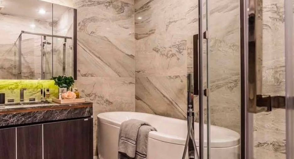 For rent 2 bedrooms condo in Khlong Toei, Bangkok